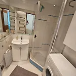 Teatro Aikstes Apartamentai דירה *