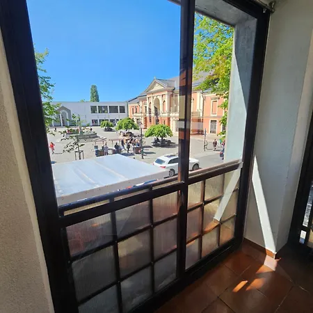 Teatro Aikstes Apartamentai * Kłajpeda