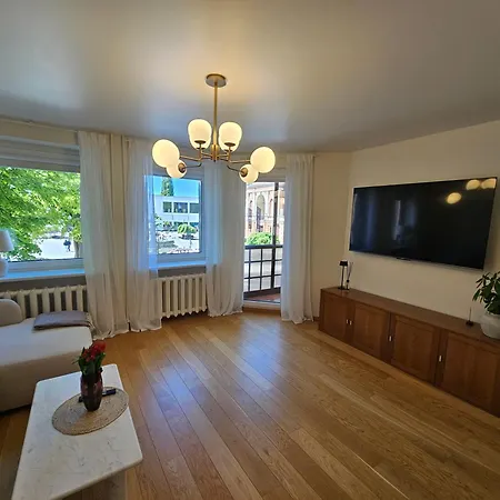 Teatro Aikstes Apartamentai * Клайпеда